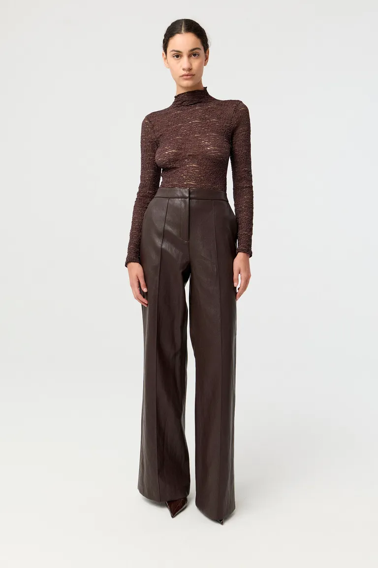 Remera de mangas largas con cuello alto y textura de encaje ajustada al cuerpo de Markova en Remeras para argentina