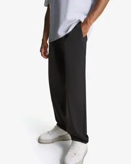 Pantalón straight jogger sastrero de Bershka en Pantalones para argentina