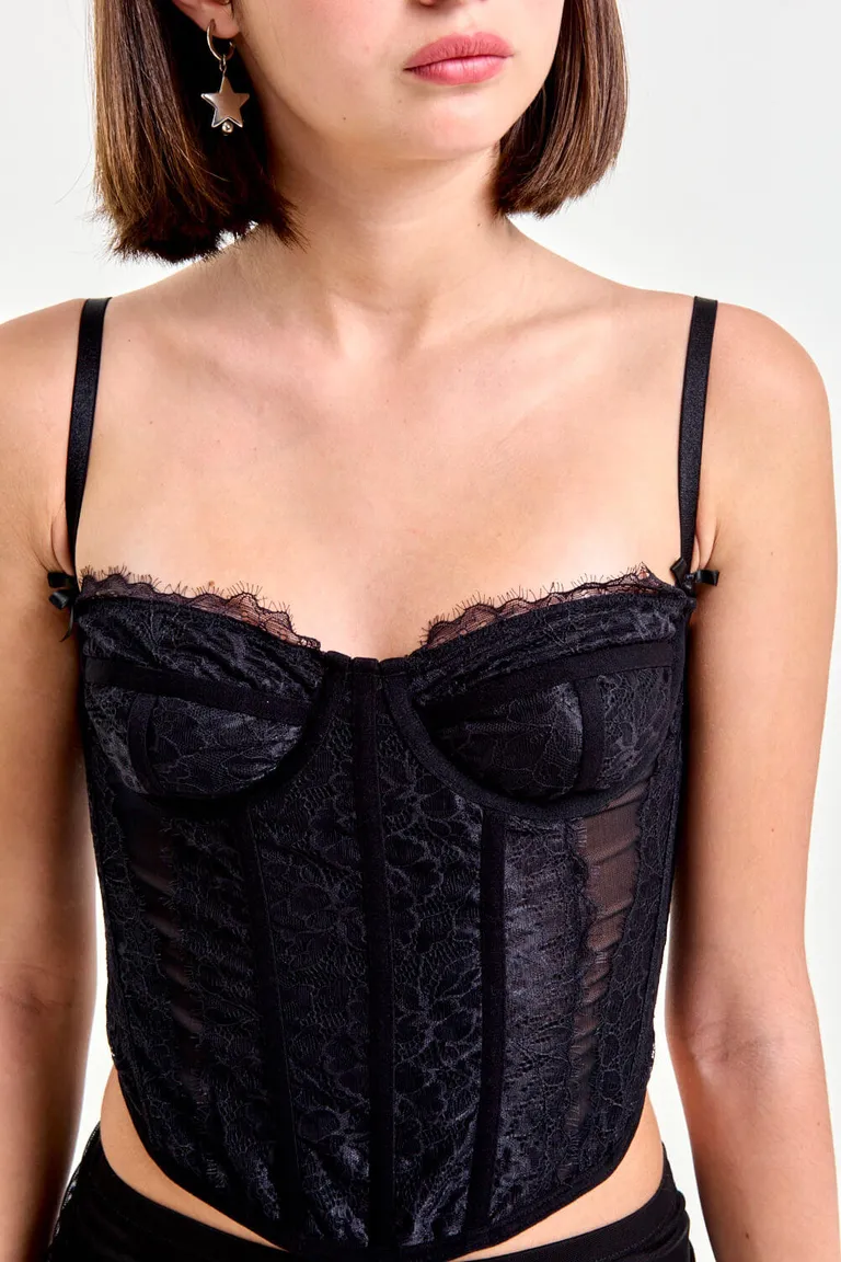 Corset de Encaje Negro con Sistema de Ajuste Lace-Up de 47 Street en Ropa Interior y Medias para argentina