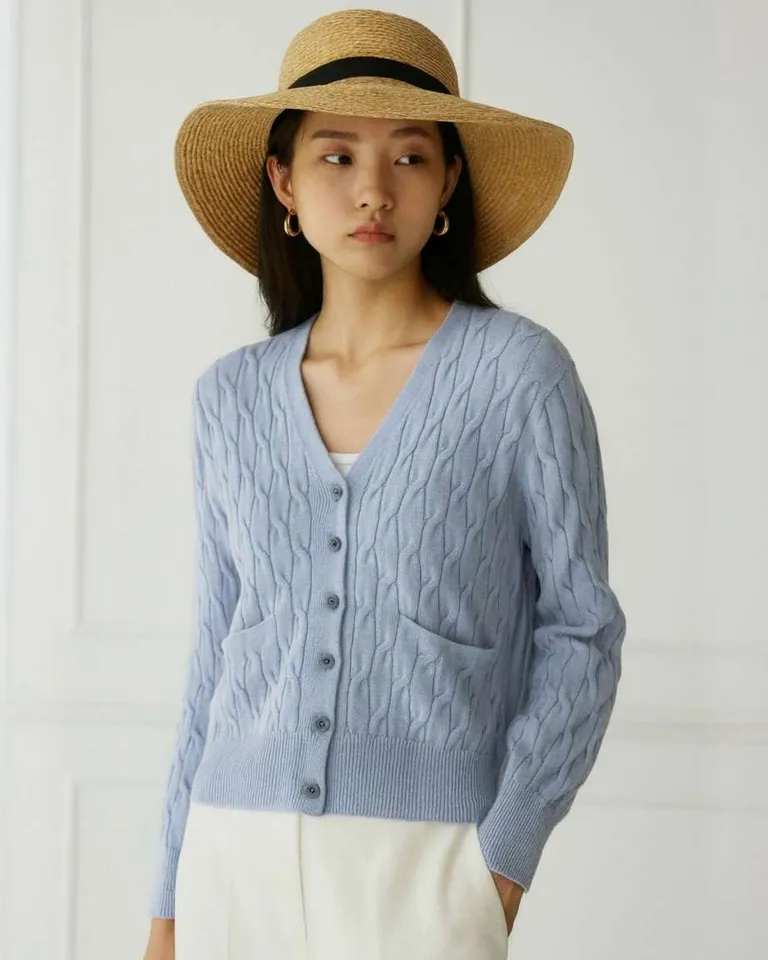 Cardigan de algodón y lycra con ochitos y bolsillos abotonados para mujer de Hesed en Chaquetas para argentina