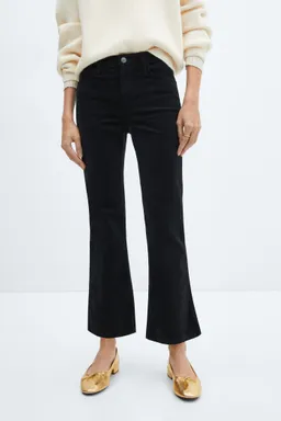 Pantalón flare crop pana de Mango en Pantalones para argentina