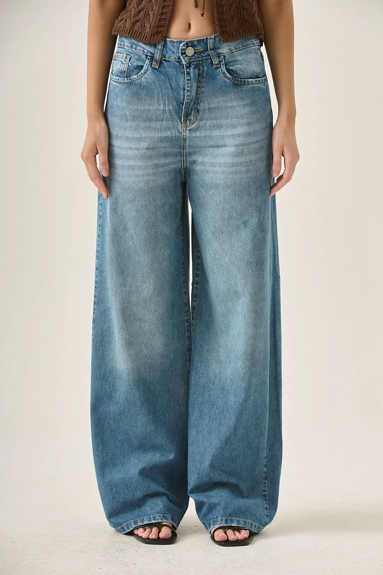 Pantalón wide leg amplio y cómodo de tiro alto en denim azul de Sweet en Pantalones para argentina