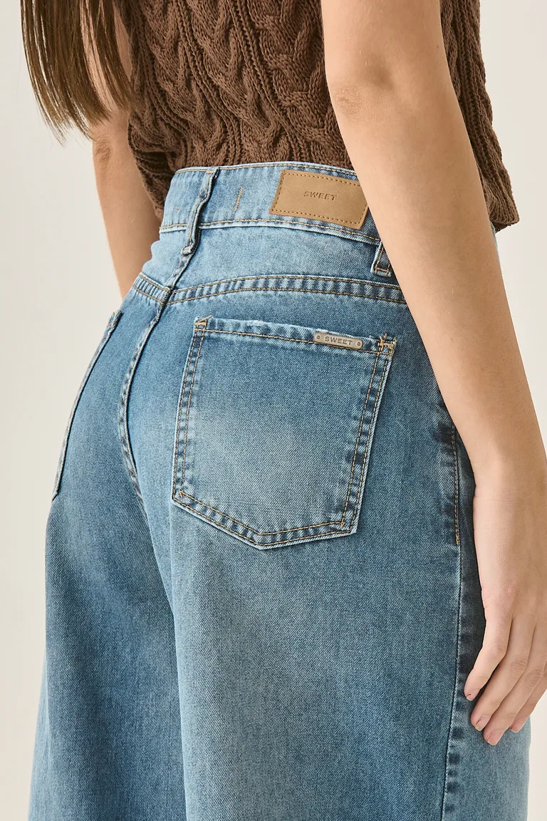Pantalón wide leg amplio y cómodo de tiro alto en denim azul de Sweet en Pantalones para argentina