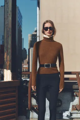 Sweater cuello vuelto de Mango en Buzos y Sweaters para argentina