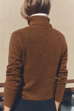 Sweater cuello vuelto de Mango en Buzos y Sweaters para argentina