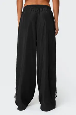 Pantalón deportivo nylon fauna de Edikted en Pantalones para argentina