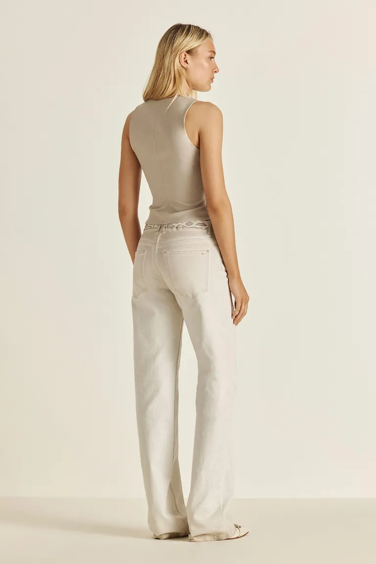 Chaleco femenino de diseño entallado y acabado suave para un look elegante y sofisticado de Tucci en Chalecos para argentina