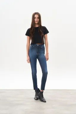 Jean denim chupín sadie de Magda en Pantalones para argentina