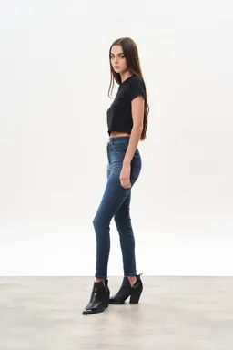 Jean denim chupín sadie de Magda en Pantalones para argentina