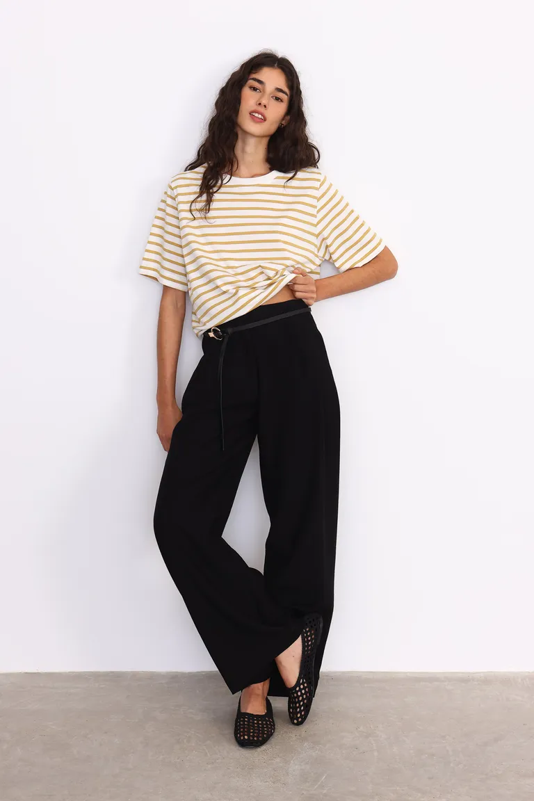 Remera manga corta con rayas horizontales estilo casual de Yagmour en Remeras para argentina