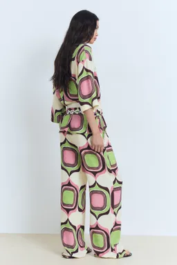 Pantalón estampado geométrico de Mango en Pantalones para argentina