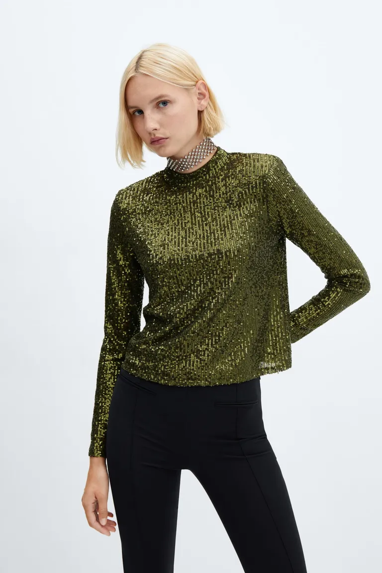 Remera lentejuelas cuello alto de Mango en Buzos y Sweaters para argentina