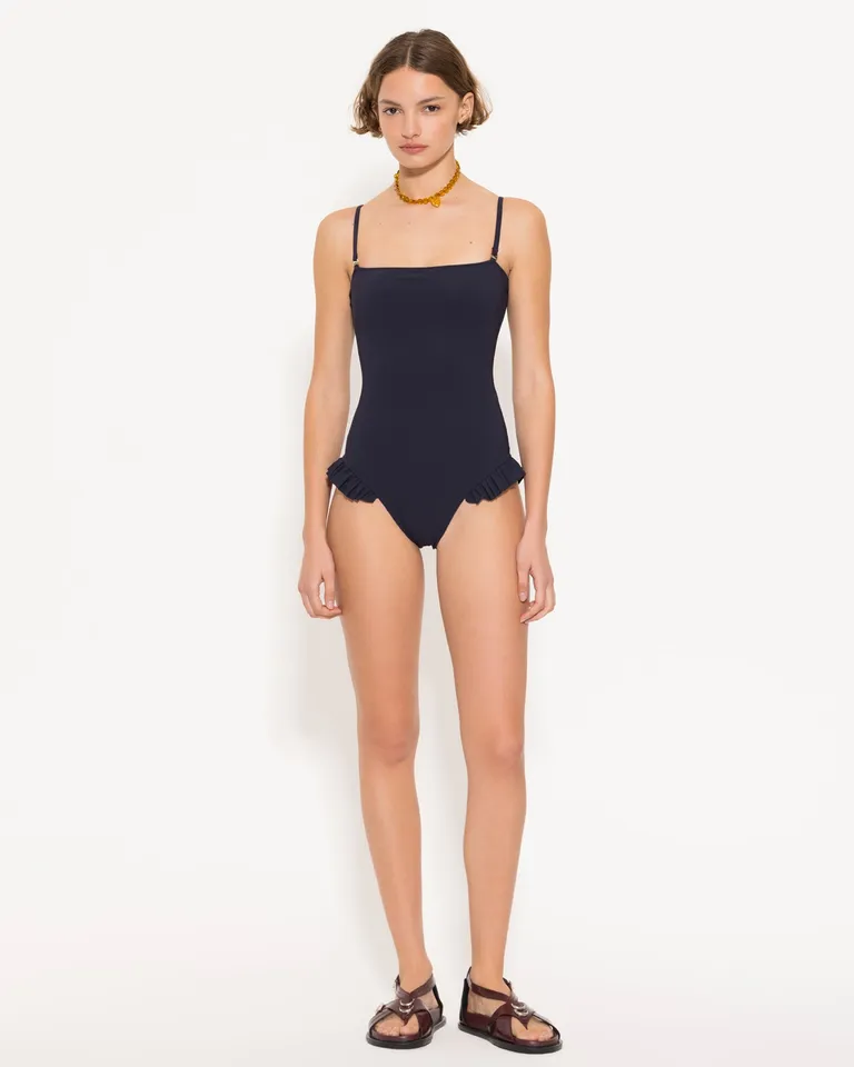 Entero ámbar con escote recto y detalles de voladitos en la cadera de Jazmin Chebar en Swimwear y Beachwear para argentina