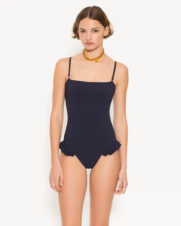 Entero ámbar con escote recto y detalles de voladitos en la cadera de Jazmin Chebar en Swimwear y Beachwear para argentina