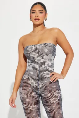 Mono encaje girl talk de Fashion Nova en Monos para argentina