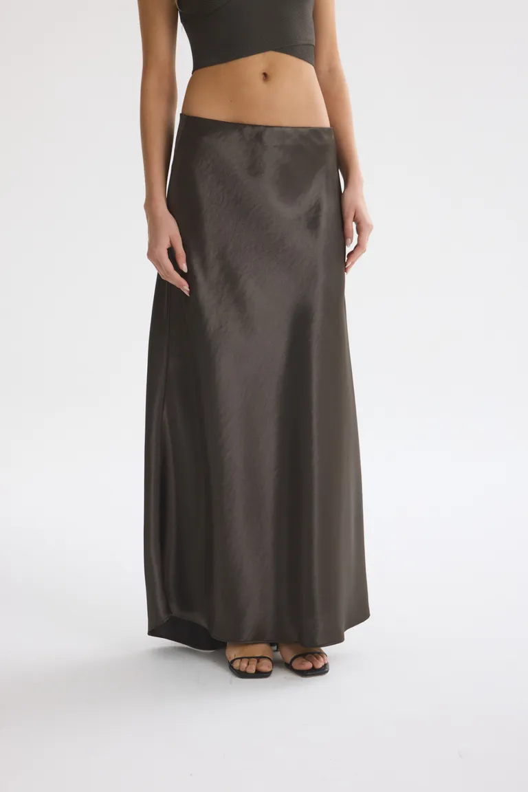 Falda larga de color marrón para mujer, diseño elegante y versátil de Akiabara en Faldas para argentina