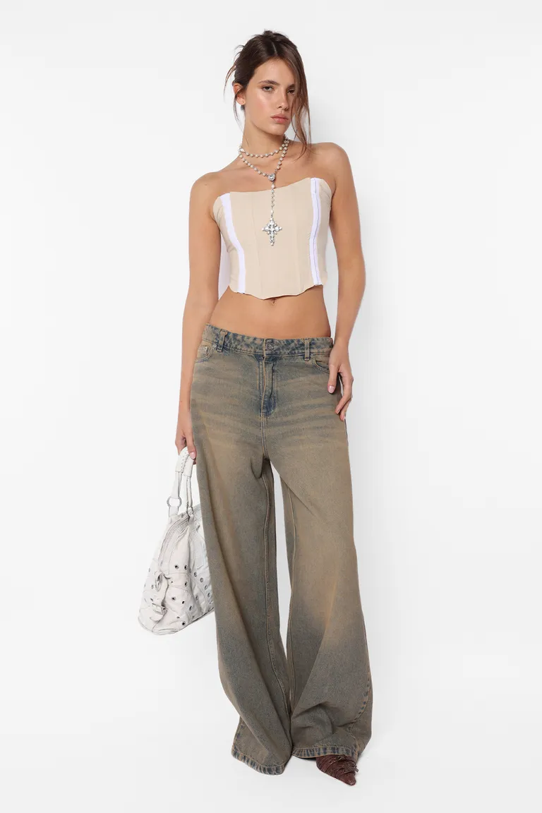 Top corset blanco sin tirantes con detalles de ganchos decorativos de Top White en Tops para argentina