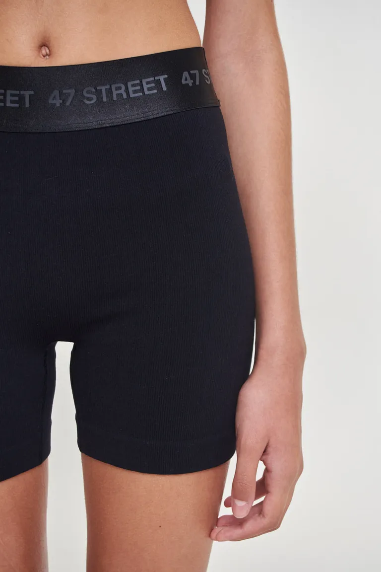 Shorts deportivos negros de alta calidad para mujeres de 47 Street en Shorts para argentina