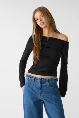 Remera manga larga frunce de Stradivarius en Remeras para argentina