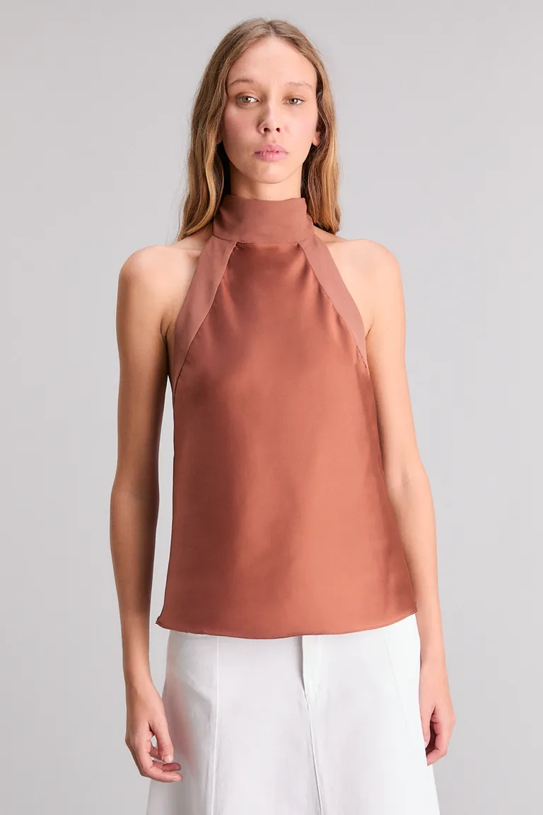 Top posh de saten y crepe con cuello halter y espalda descubierta de Kosiuko en Tops para argentina