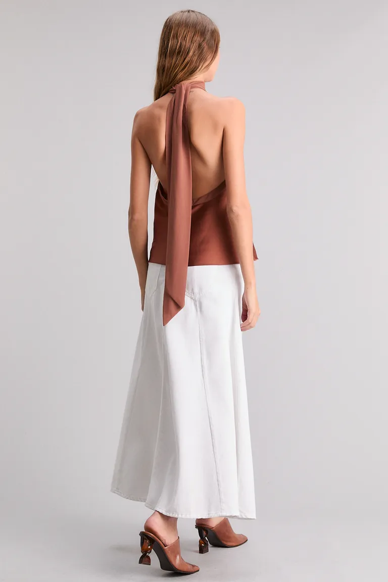 Top posh de saten y crepe con cuello halter y espalda descubierta de Kosiuko en Tops para argentina