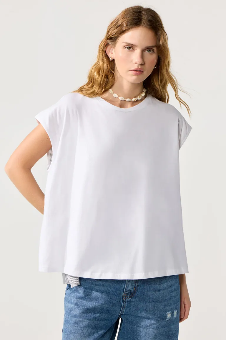 Remera sin mangas de algodón con canesú y espalda rayada de Cuesta Blanca en Remeras para argentina