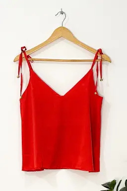 Musculosa seda barceló de Mil Y Una en Remeras para argentina