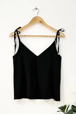 Musculosa seda barceló de Mil Y Una en Remeras para argentina