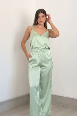 Musculosa seda barceló de Mil Y Una en Remeras para argentina