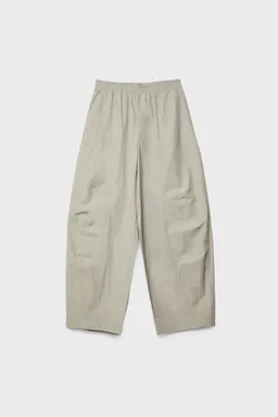Pantalón globo técnico de Stradivarius en Pantalones para argentina