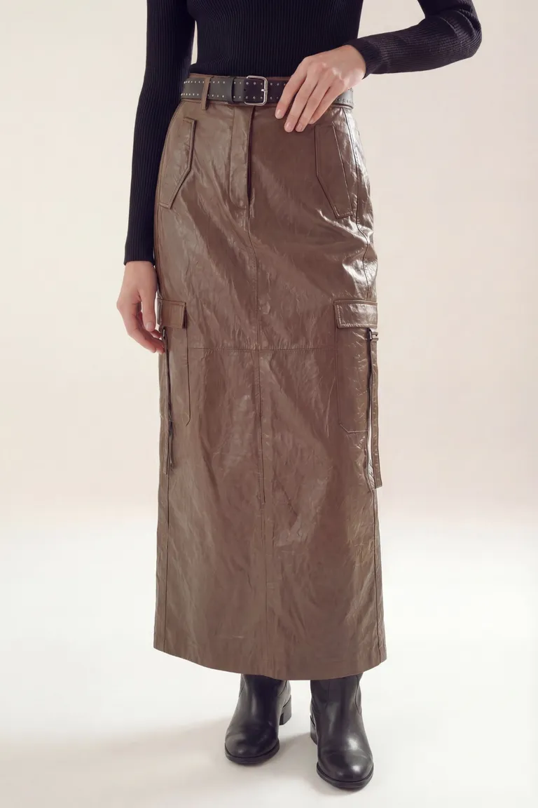 Pollera larga de estilo cargo con bolsillos laterales y ajuste en cintura de Akiabara en Faldas para argentina