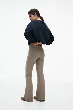 Pantalón flare soft touch de Pull&Bear en Pantalones para argentina
