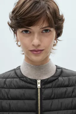 Anorak corto acolchado bolsillos de Mango en Chaquetas para argentina