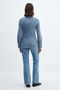 Camisa vaquera con bolsillos de Mango en Camisas para argentina