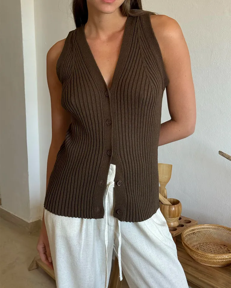 Top acanalado de cuello en V con cierre frontal de botones de Sky en Buzos y Sweaters para argentina