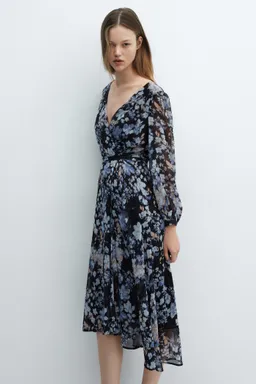 Vestido fluido estampado floral de Mango en Vestidos para argentina