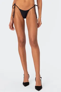 Bombacha fondo micro bikini de Edikted en Swimwear y Beachwear para argentina