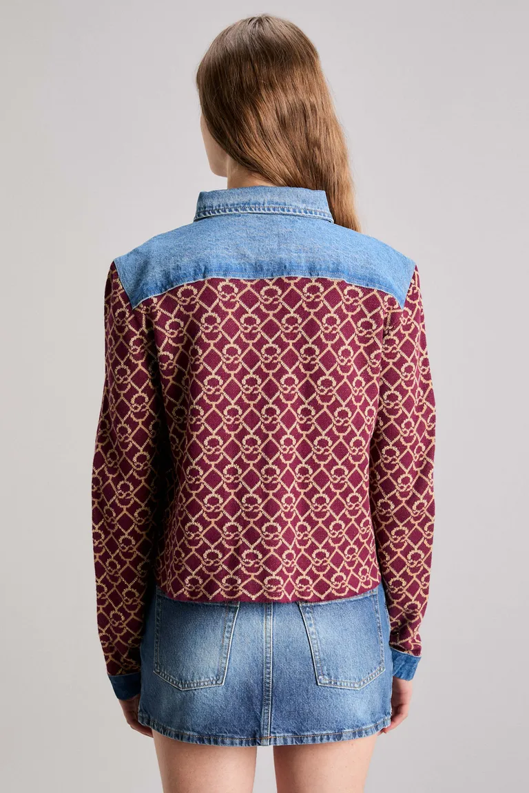 Chaqueta oversize con toques de denim para un look casual y actual de Kosiuko en Chaquetas para argentina