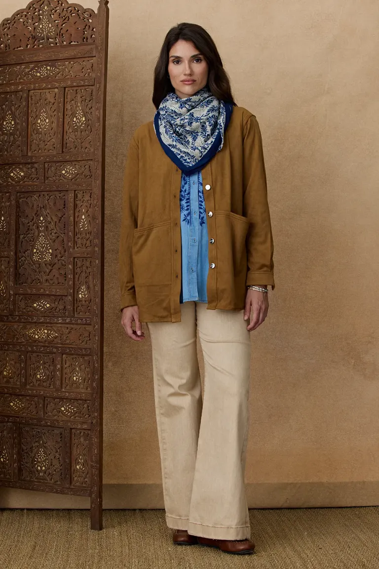 Chaqueta con botones frontales, cuello camisero y bolsillos delanteros amplios de calce holgado de Indiastyle en Chaquetas para argentina