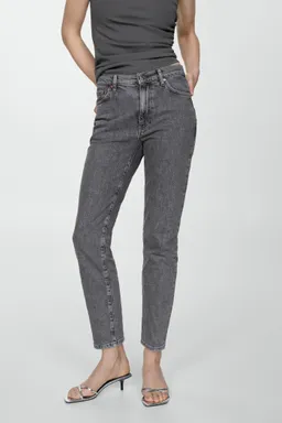 Jeans claudia slim cortos de Mango en Pantalones para argentina
