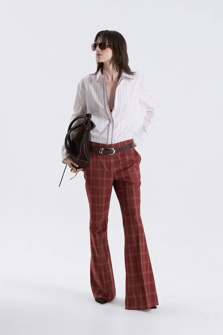 Pantalón sastrero de corte flare con diseño a cuadros y cintura de tiro medio de Maria Cher en Pantalones para argentina