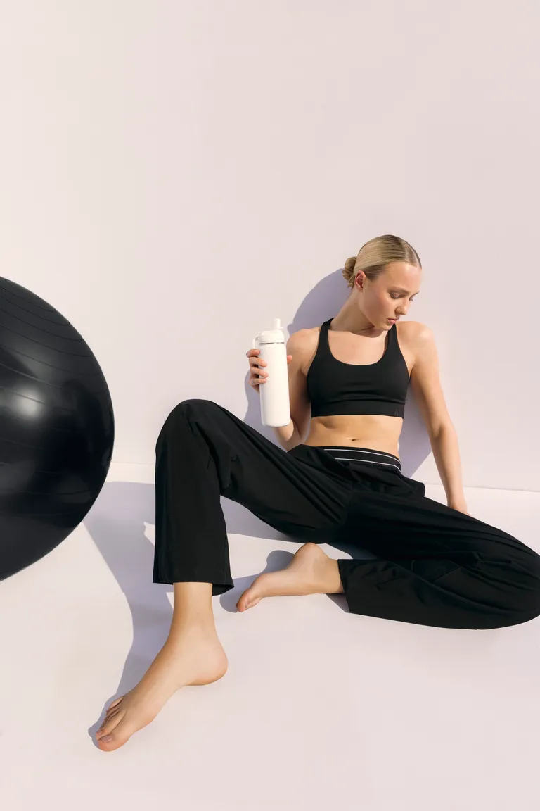 Top deportivo de diseño minimalista con soporte firme y ajuste personalizado de Portsaid en Tops para argentina