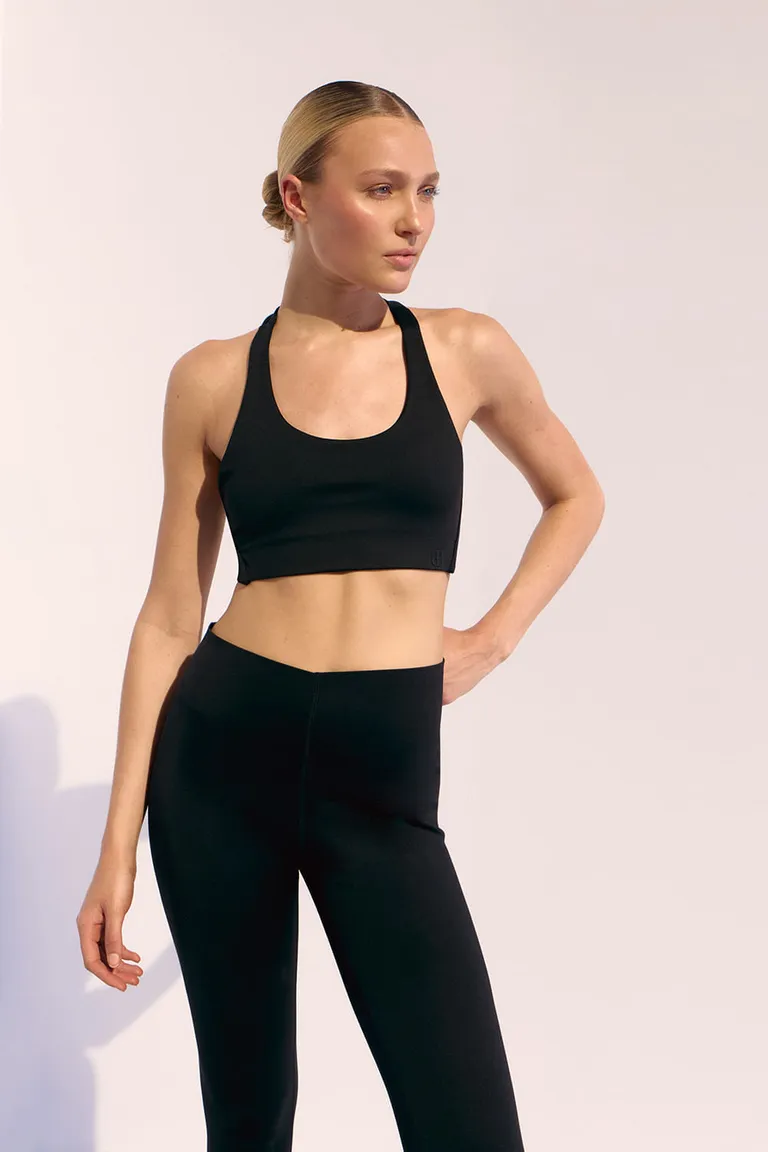 Top deportivo de diseño minimalista con soporte firme y ajuste personalizado de Portsaid en Tops para argentina