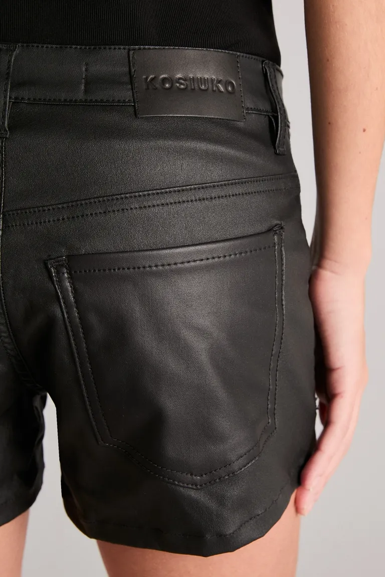 Shorts de tiro medio con detalles en cierre metálico de Kosiuko en Shorts para argentina