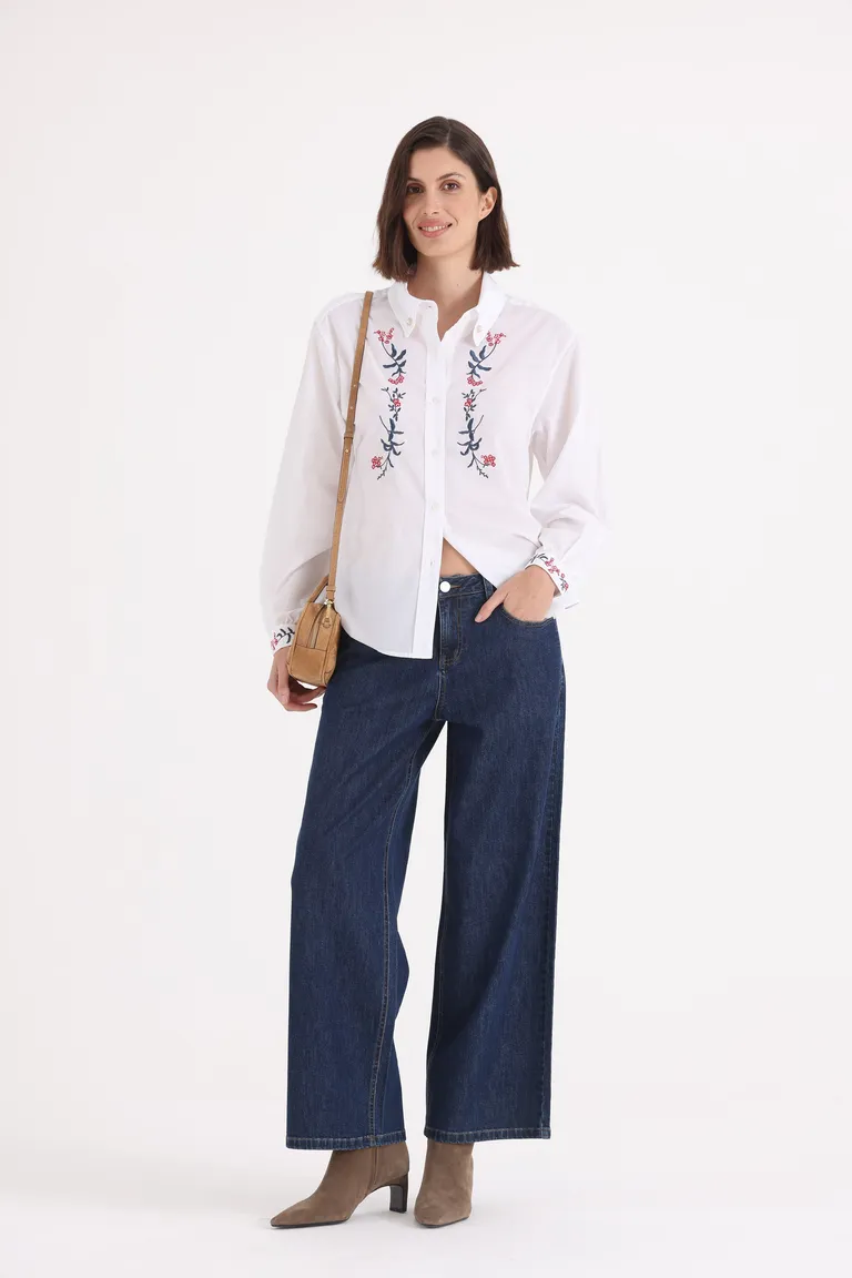 Camisa de manga larga con bordados florales y cuello clásico de Yagmour en Camisas para argentina