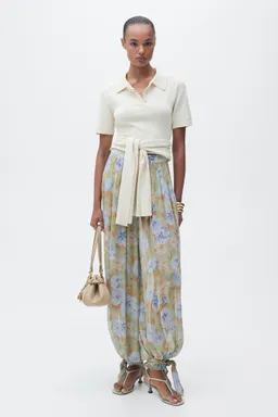 Pantalón globo estampado floral de Mango en Pantalones para argentina