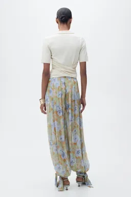 Pantalón globo estampado floral de Mango en Pantalones para argentina