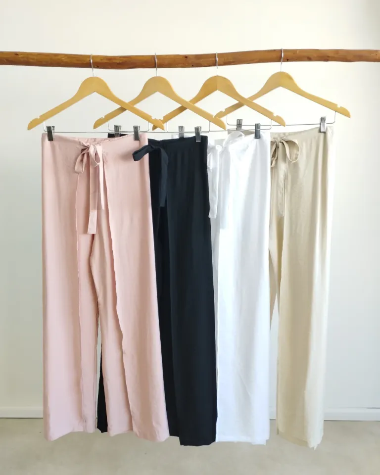 Pareo ajustable rosa con diseño bonsai para lucir con elegancia en la playa de Lemmon en Swimwear y Beachwear para argentina