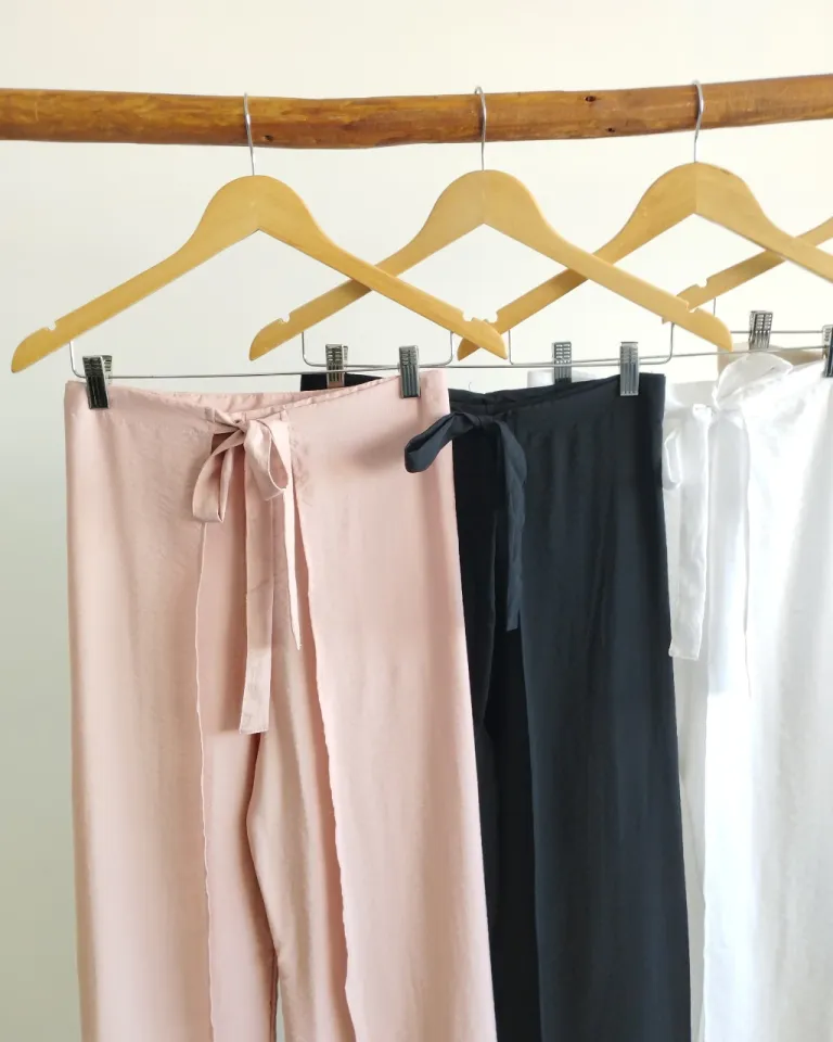 Pareo ajustable rosa con diseño bonsai para lucir con elegancia en la playa de Lemmon en Swimwear y Beachwear para argentina