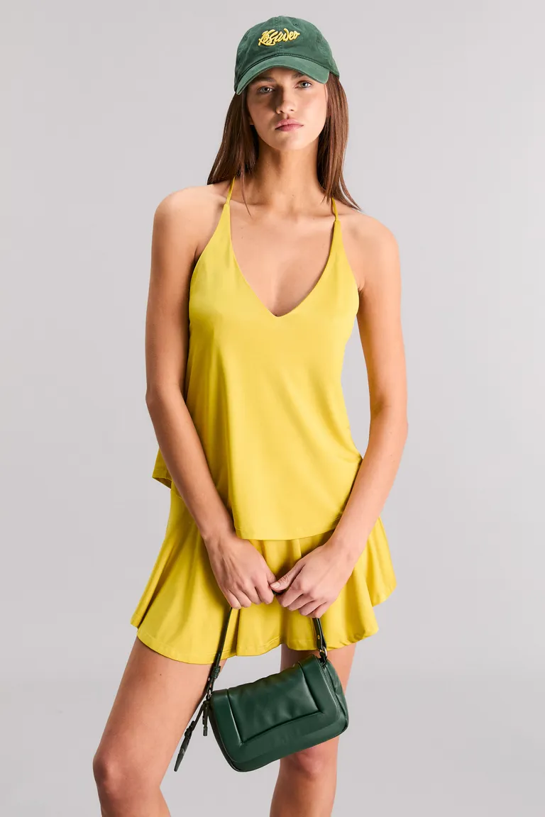 Top escotado amarillo con espalda deportiva para mujer de Kosiuko en Tops para argentina